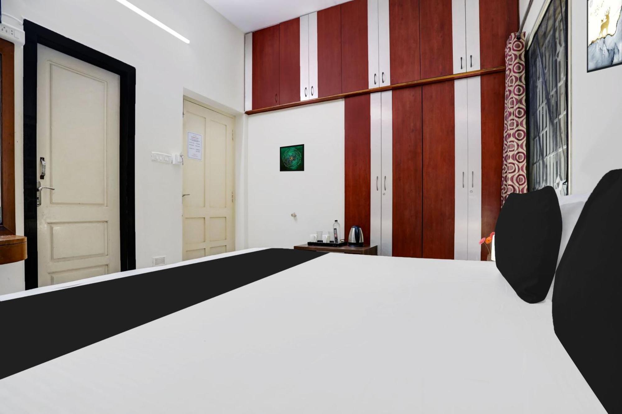 Super Hotel O Ashok Nagar Near Jntu College Kākināda Eksteriør billede